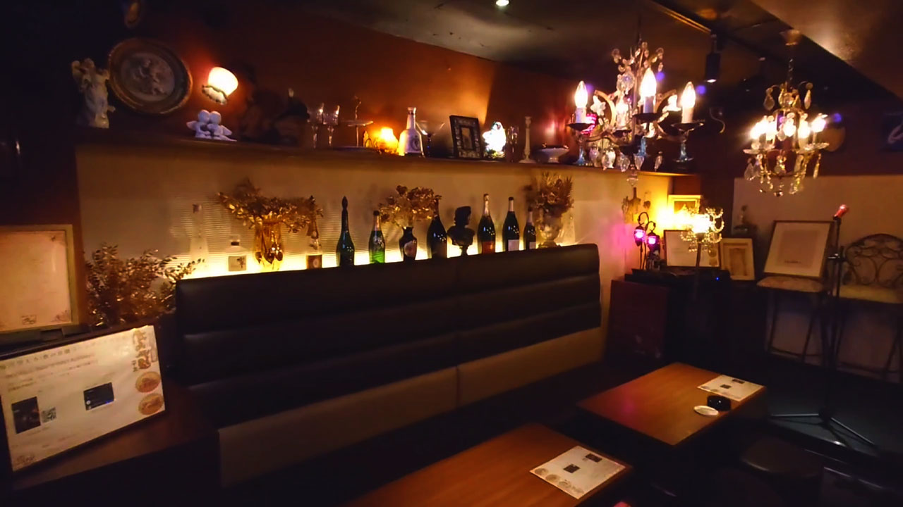 MIXBAR,ミックスバー,新宿二丁目 ミックスバー,新宿二丁目 観光バー,ミックスバー　新宿二丁目,新宿二丁目 カラオケバー,MixBar ROI TOKYO ロワ東京,新宿二丁目 ミックスバー,ROI TOKYO ロワ東京 店内写真6